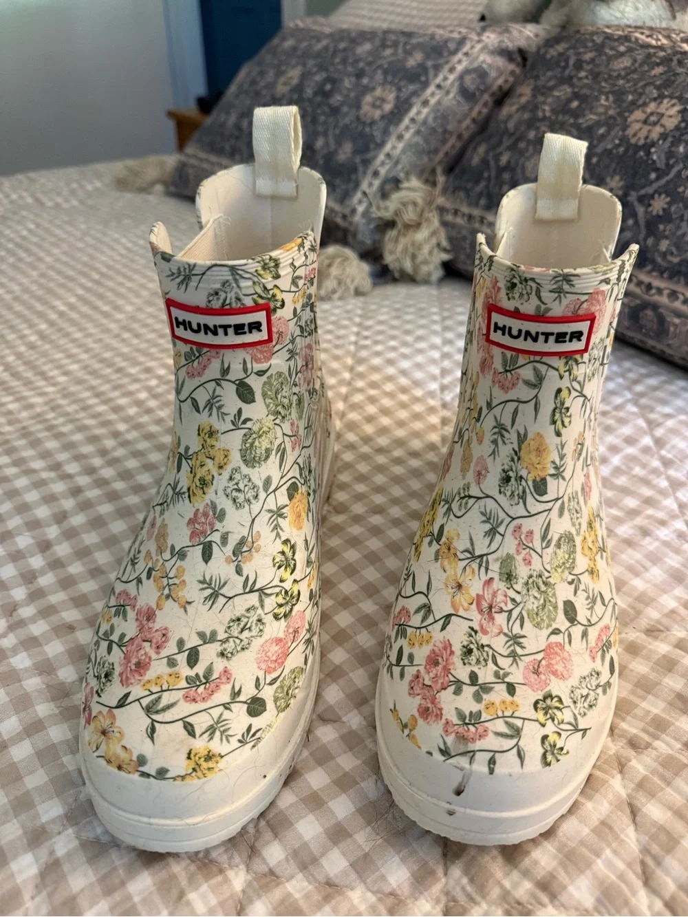 Hunter Floral Chelsea Rain Boot - Cream with Pink & Yellow Blooms